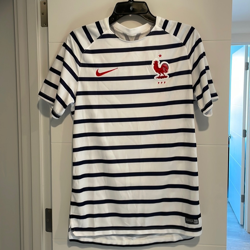 Nike France Pre-Match Jersey 2018-2019. Men’s medium. Nike dry fit.